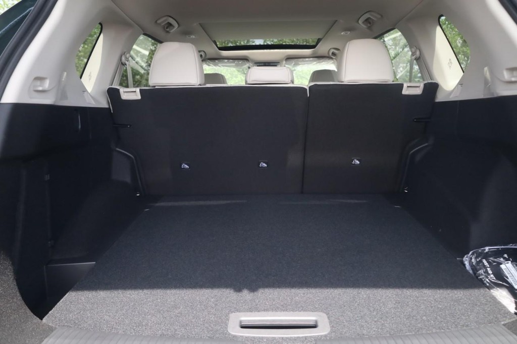 Nissan Rogue Vehicle Image 24