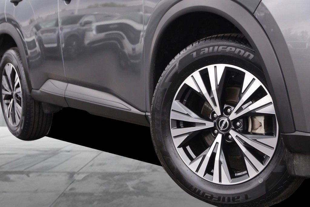 Nissan Rogue Vehicle Image 03