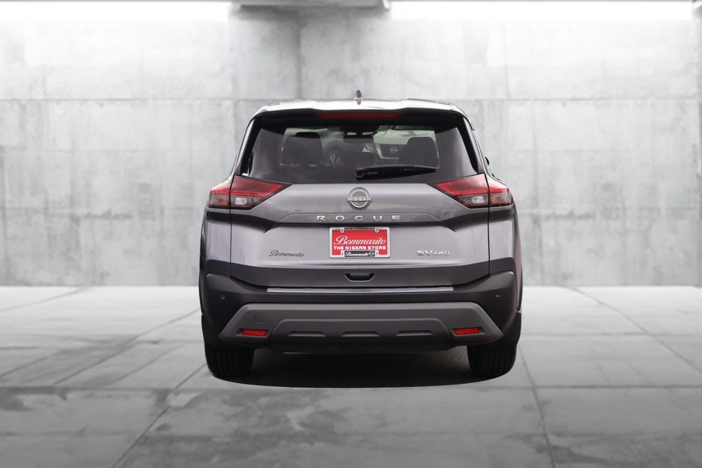 Nissan Rogue Vehicle Image 06