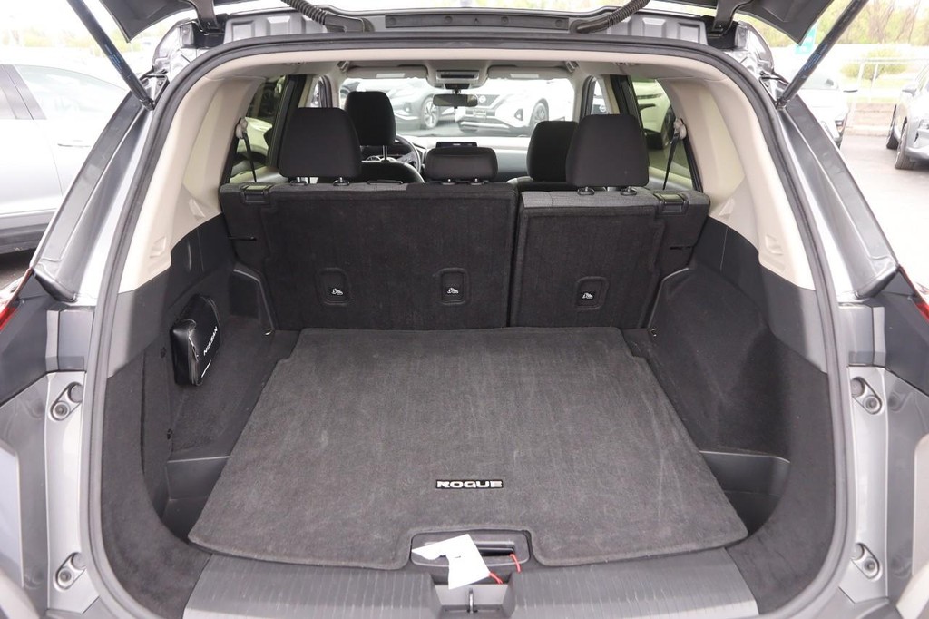 Nissan Rogue Vehicle Image 07