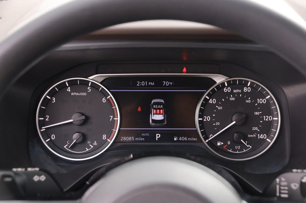 Nissan Rogue Vehicle Image 13