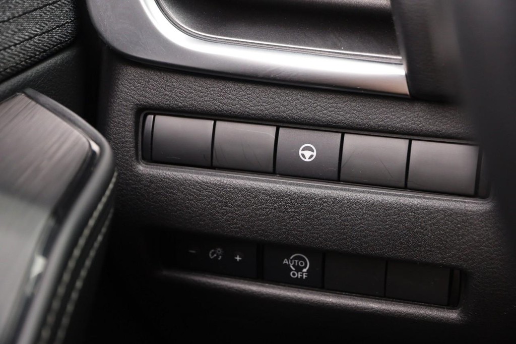 Nissan Rogue Vehicle Image 20