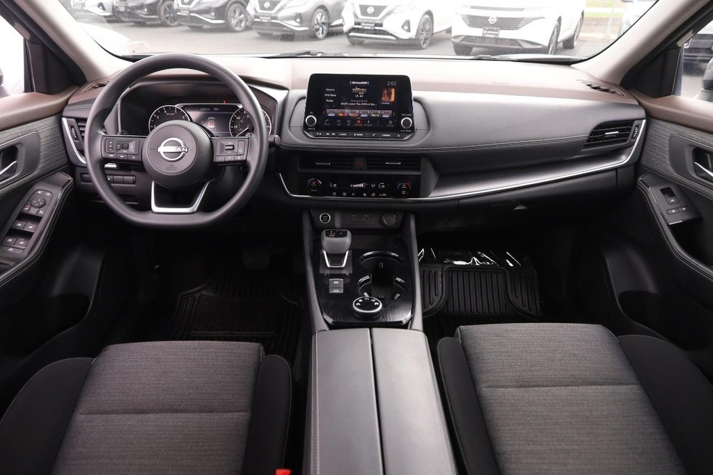 Nissan Rogue Vehicle Image 21