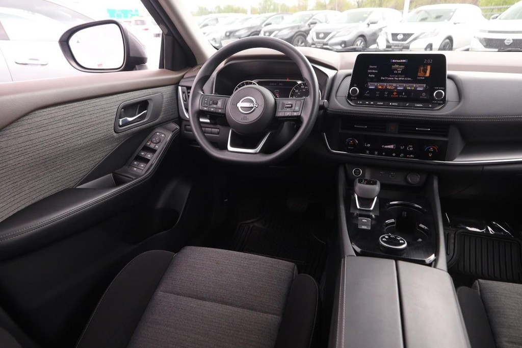 Nissan Rogue Vehicle Image 22