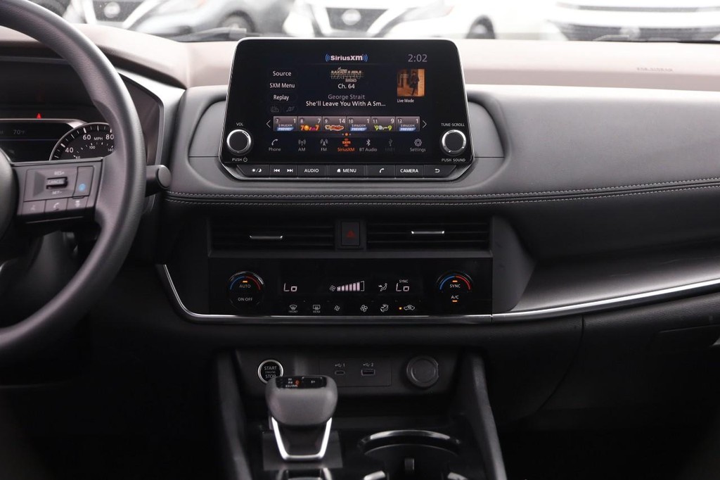 Nissan Rogue Vehicle Image 24
