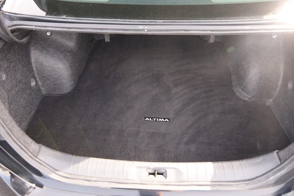 Nissan Altima Vehicle Image 07