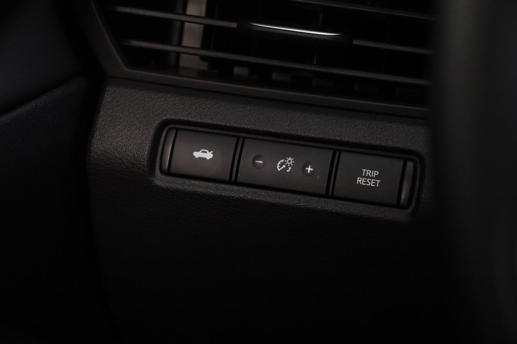 Nissan Altima Vehicle Image 20