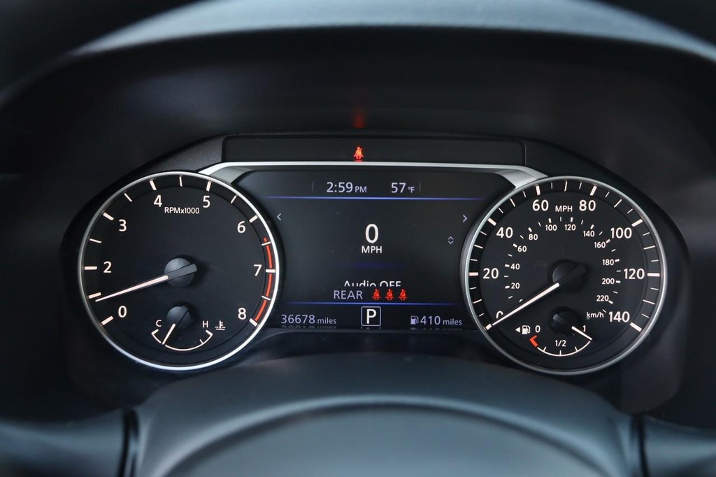 Nissan Altima Vehicle Image 13