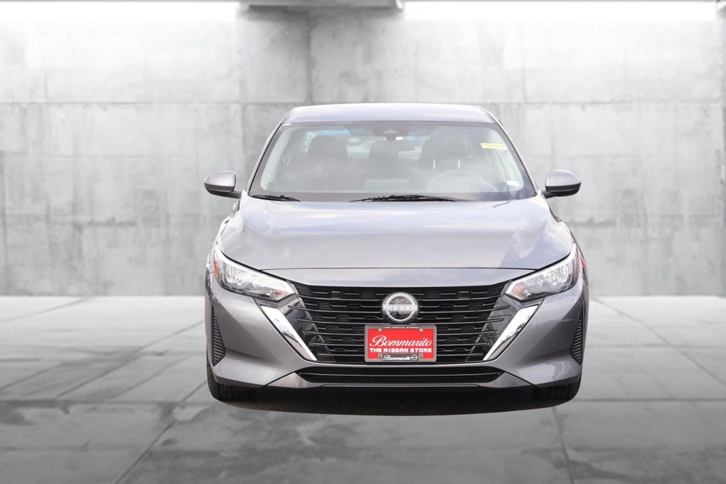 Nissan Sentra Vehicle Image 04