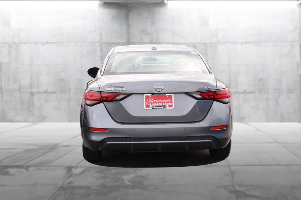 Nissan Sentra Vehicle Image 06