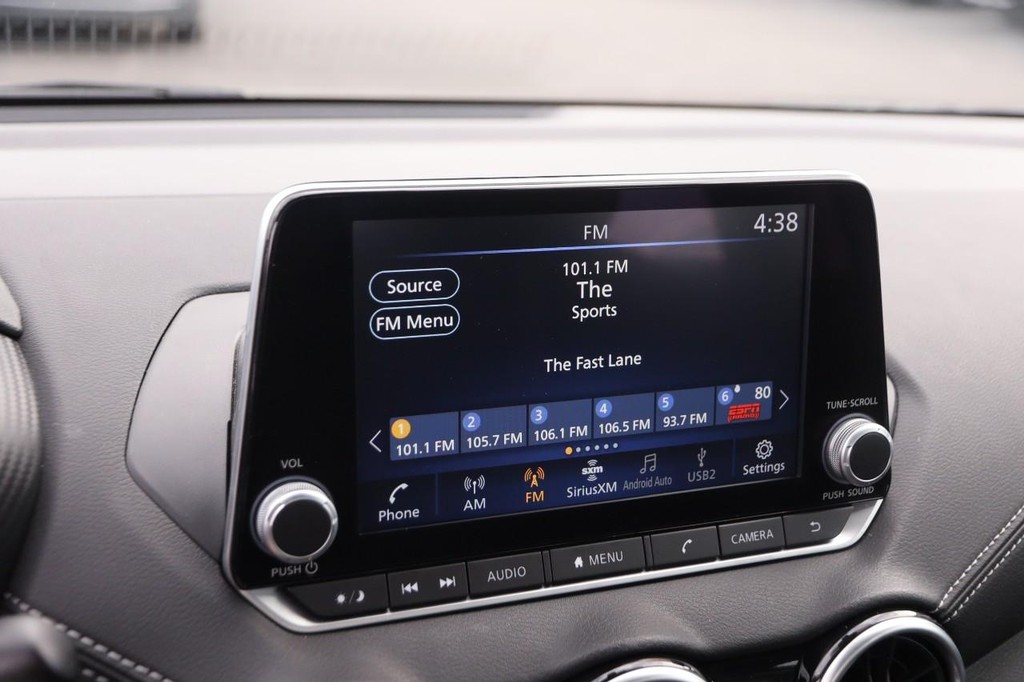 Nissan Sentra Vehicle Image 16