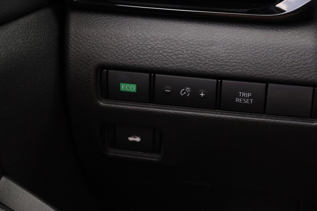 Nissan Sentra Vehicle Image 20