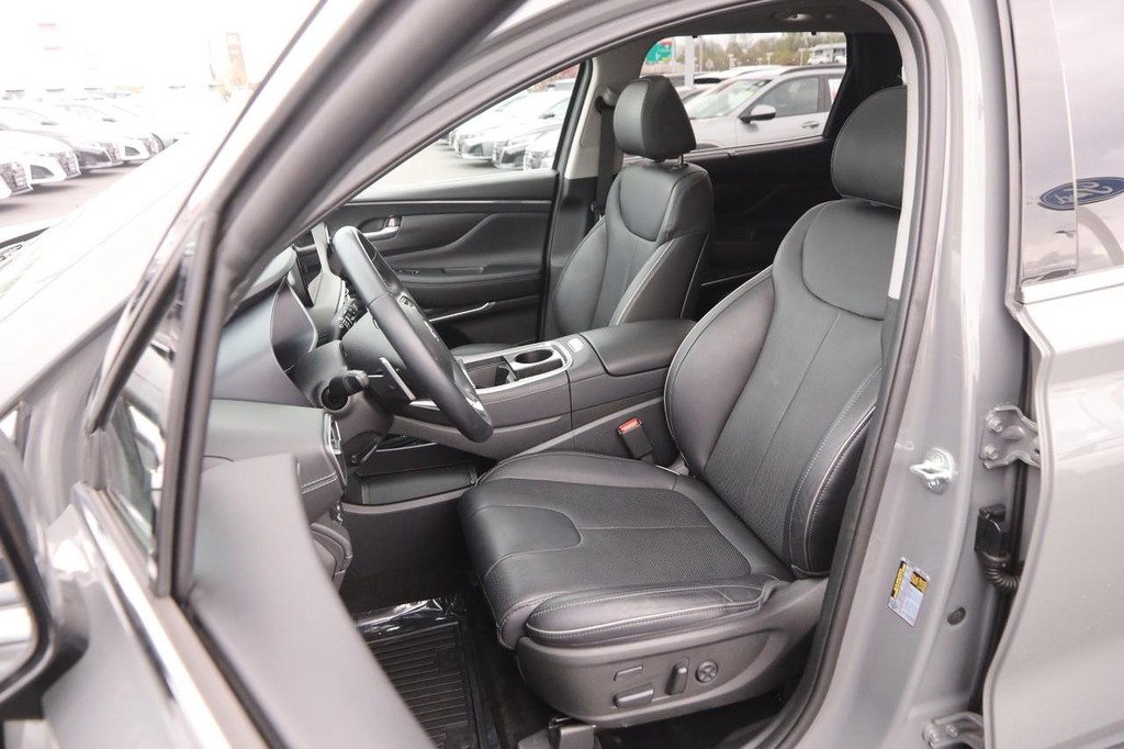 Hyundai Santa Fe Vehicle Image 10