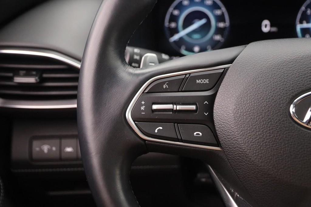 Hyundai Santa Fe Vehicle Image 13