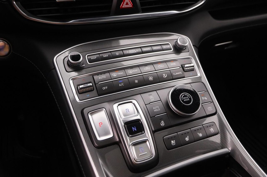 Hyundai Santa Fe Vehicle Image 18