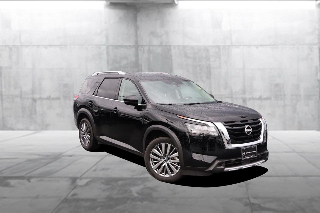 Nissan Pathfinder Vehicle Image 02