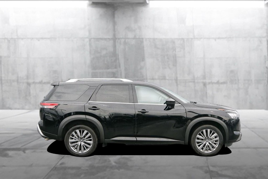 Nissan Pathfinder Vehicle Image 05