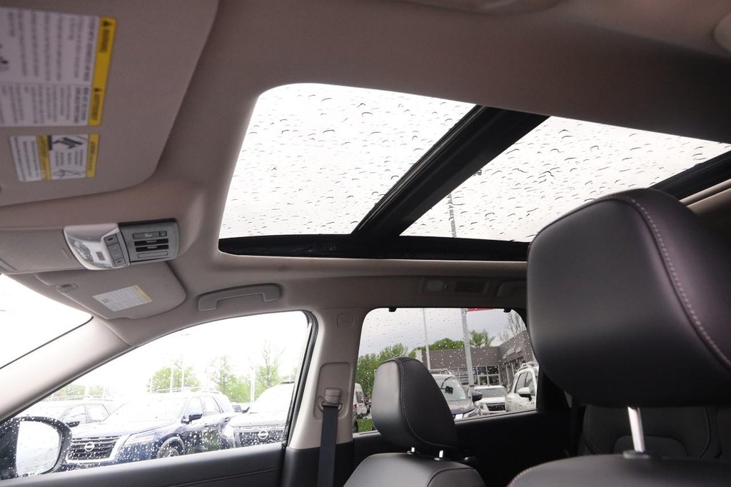 Nissan Pathfinder Vehicle Image 09