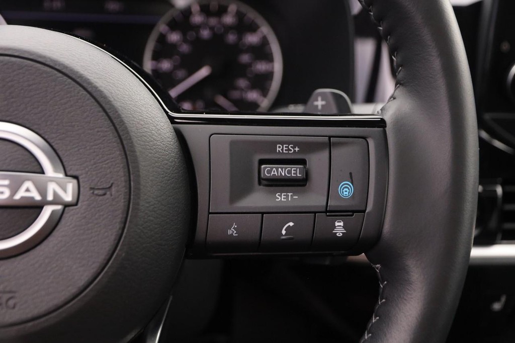 Nissan Pathfinder Vehicle Image 15