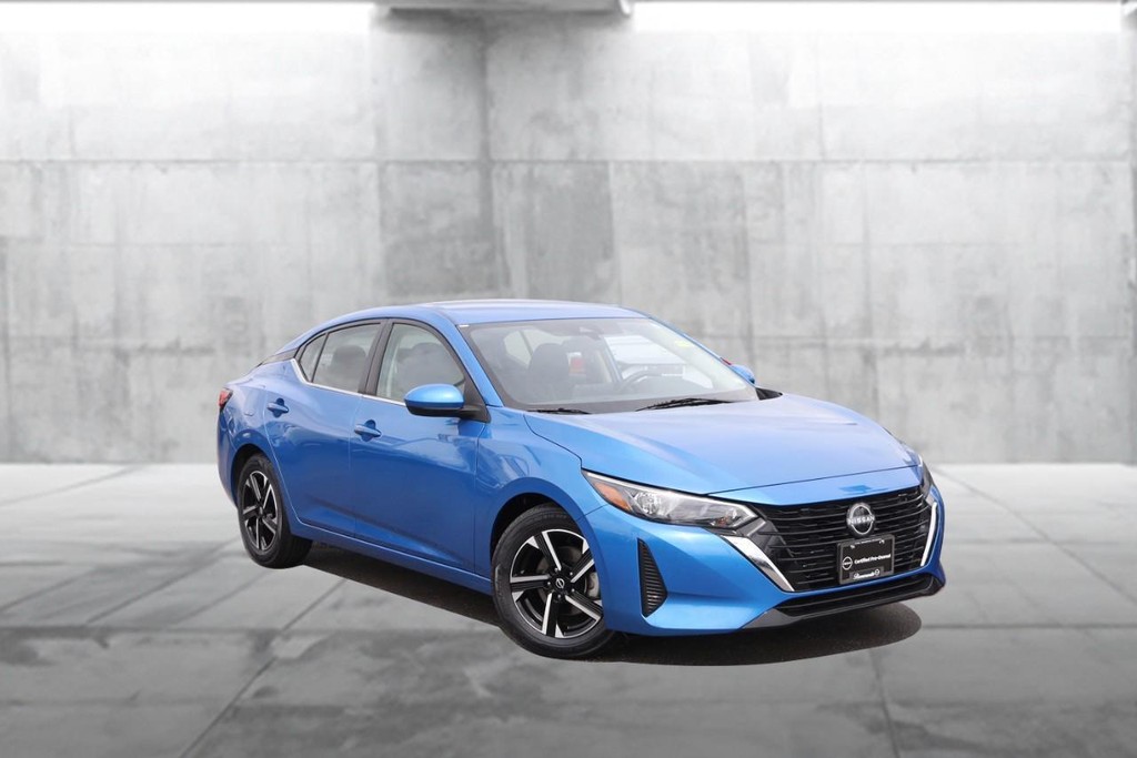 Nissan Sentra Vehicle Image 02