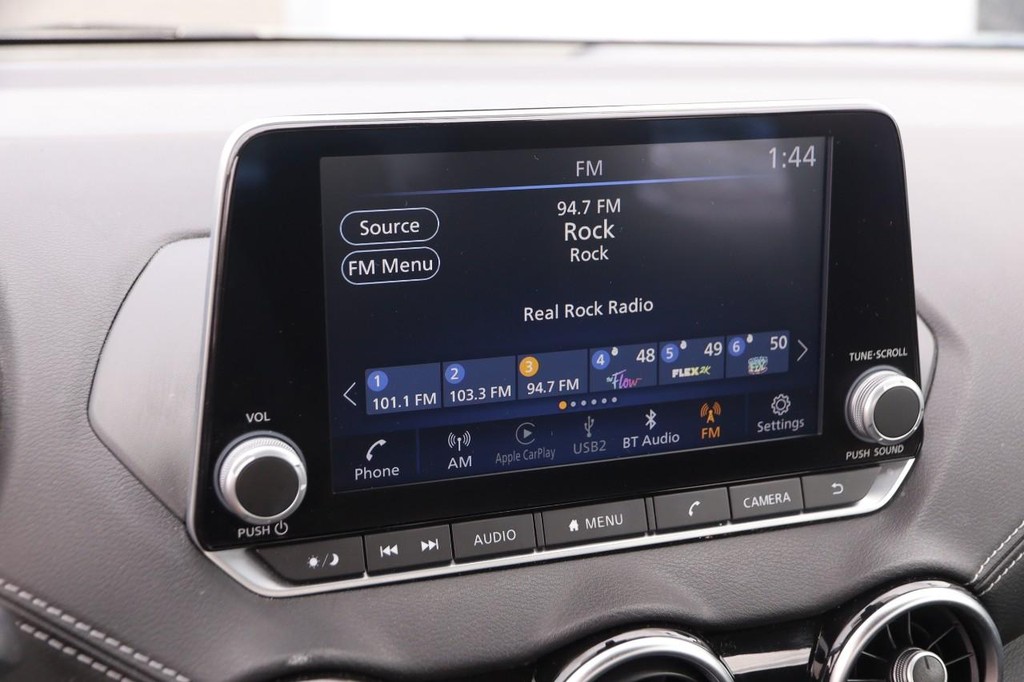 Nissan Sentra Vehicle Image 16