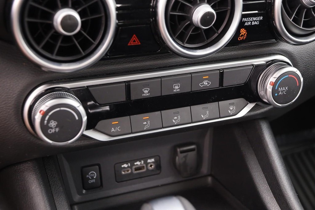 Nissan Sentra Vehicle Image 18