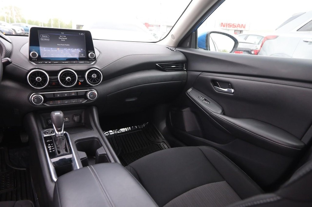 Nissan Sentra Vehicle Image 26