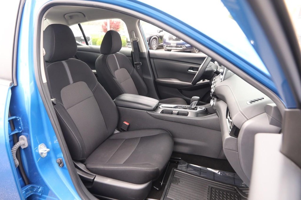 Nissan Sentra Vehicle Image 27