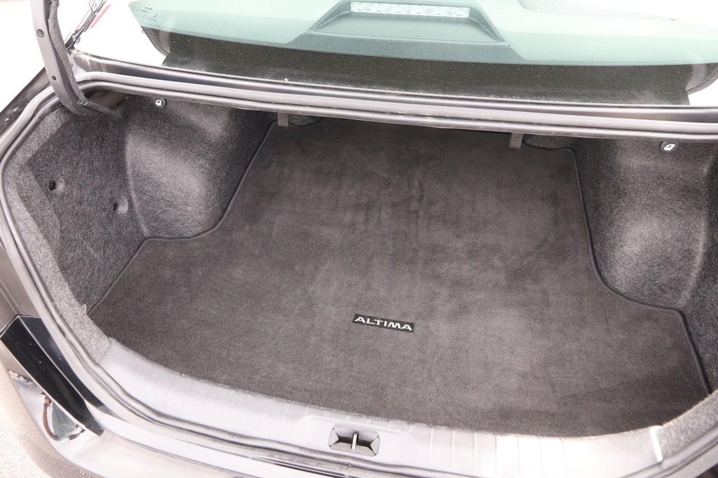 Nissan Altima Vehicle Image 07