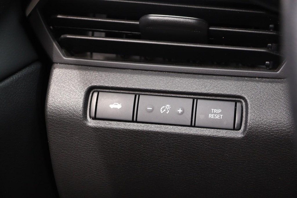 Nissan Altima Vehicle Image 21