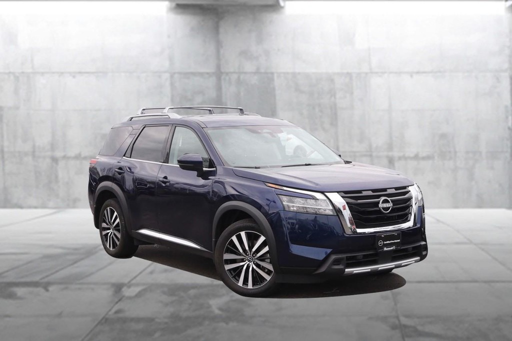 Nissan Pathfinder Vehicle Image 02
