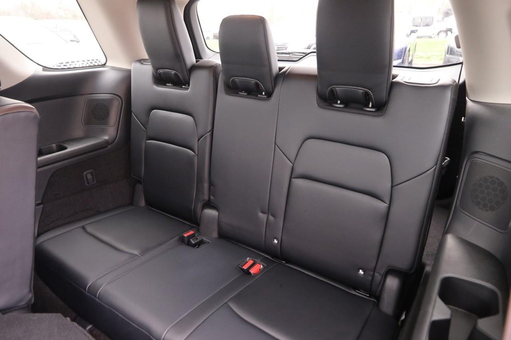 Nissan Pathfinder Vehicle Image 12