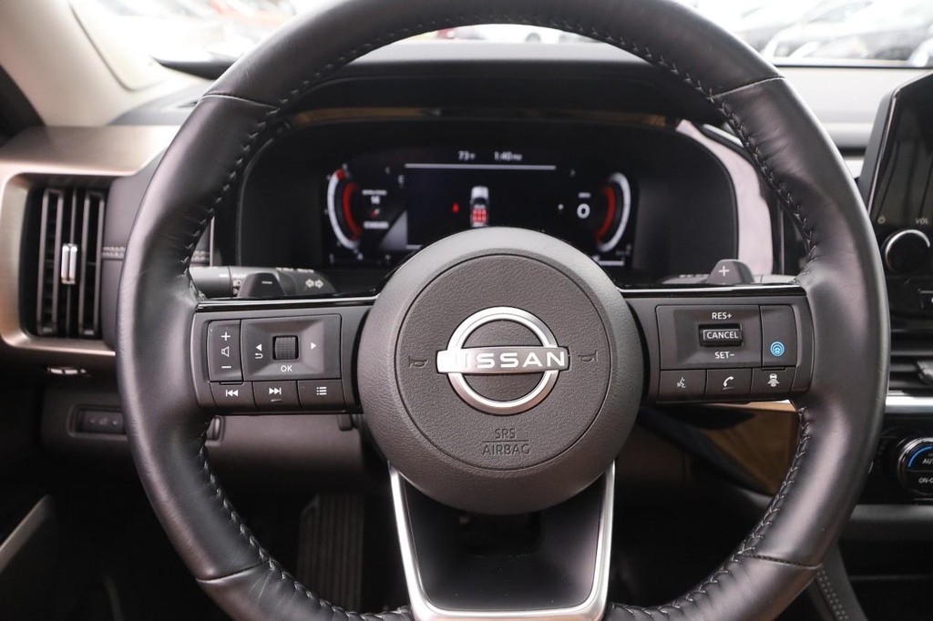 Nissan Pathfinder Vehicle Image 13