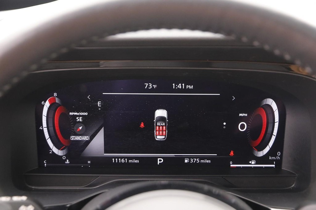 Nissan Pathfinder Vehicle Image 16