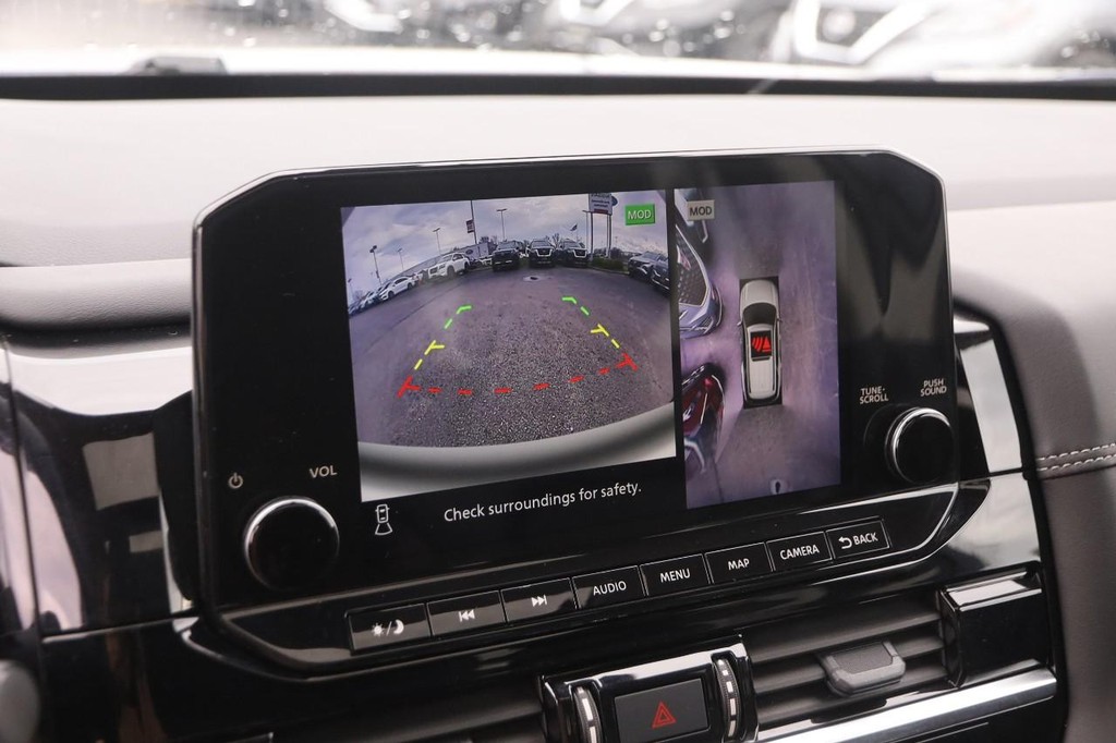 Nissan Pathfinder Vehicle Image 19