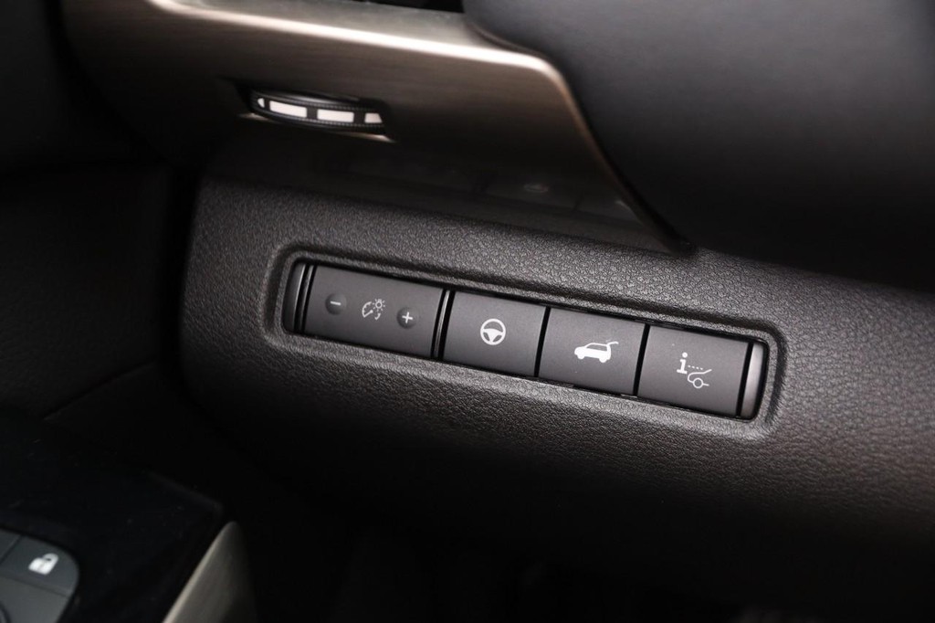 Nissan Pathfinder Vehicle Image 23