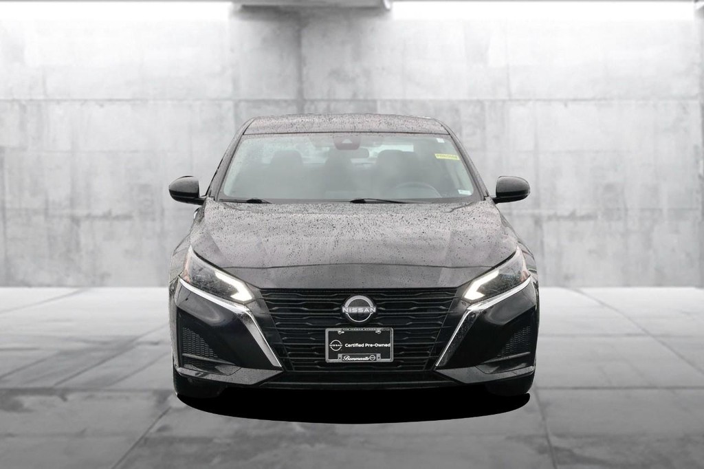 Nissan Altima Vehicle Image 04