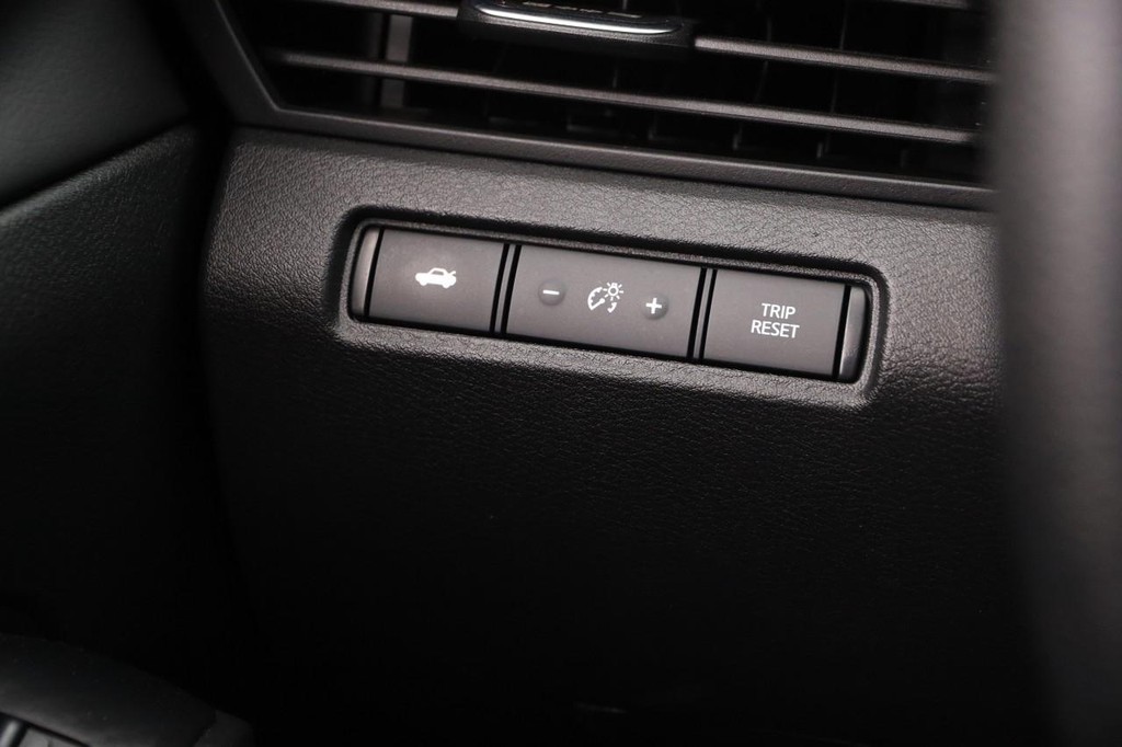 Nissan Altima Vehicle Image 19