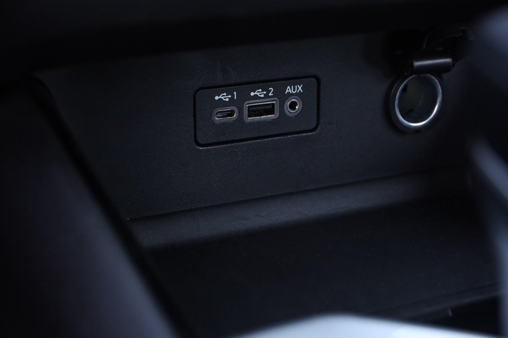 Nissan Altima Vehicle Image 19