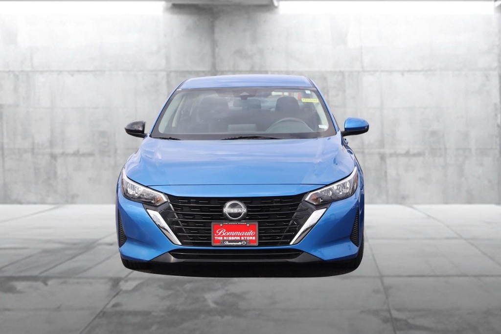 Nissan Sentra Vehicle Image 04