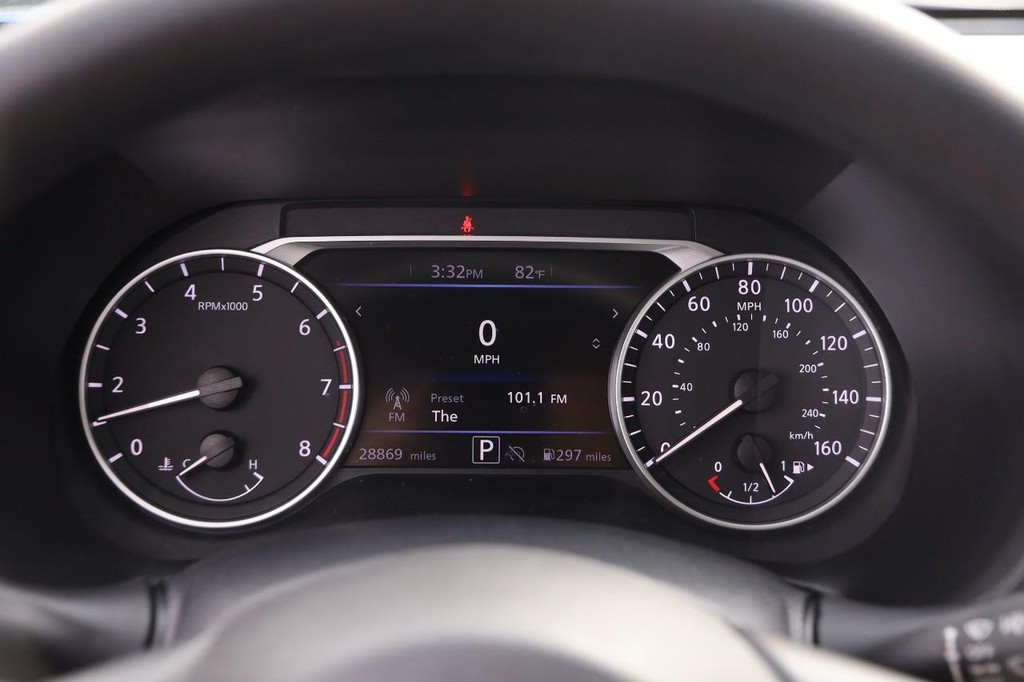 Nissan Sentra Vehicle Image 13
