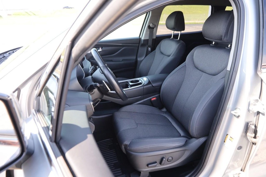 Hyundai Santa Fe Vehicle Image 09