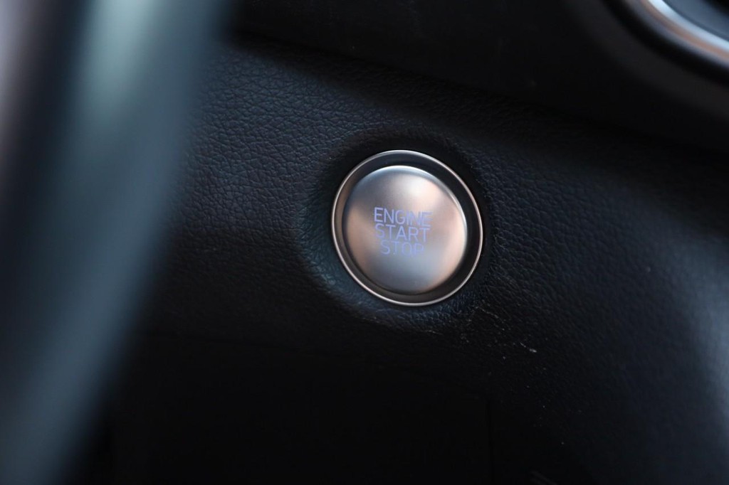 Hyundai Santa Fe Vehicle Image 15