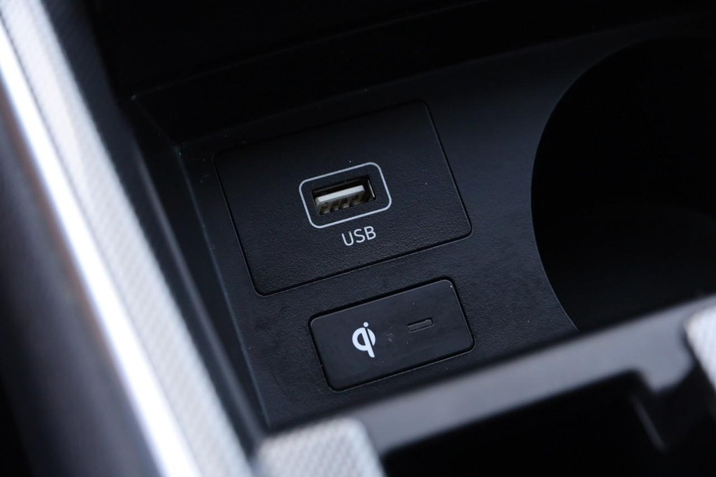 Hyundai Santa Fe Vehicle Image 21