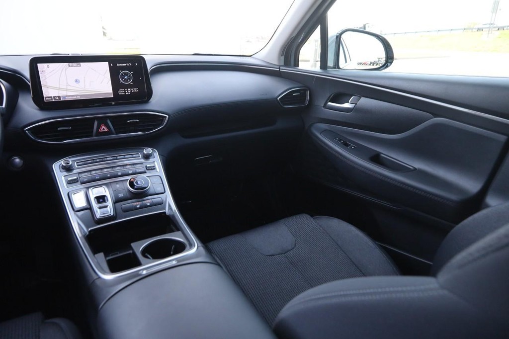 Hyundai Santa Fe Vehicle Image 27