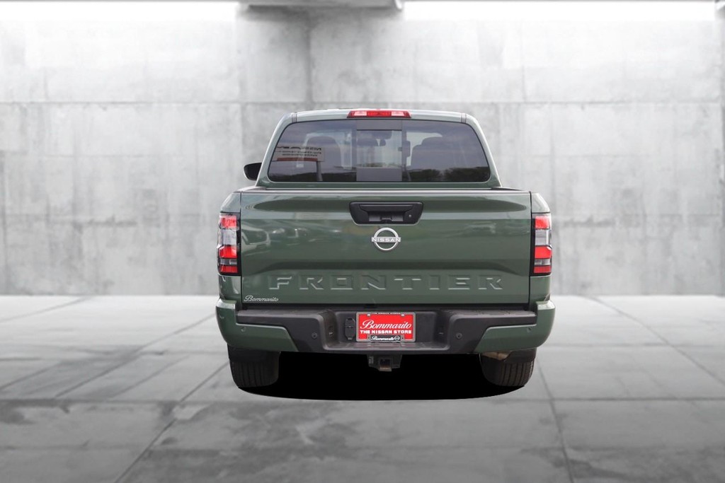 Nissan Frontier Vehicle Image 06