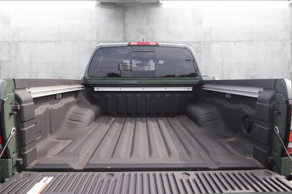 Nissan Frontier Vehicle Image 07