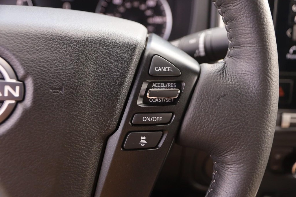 Nissan Frontier Vehicle Image 12