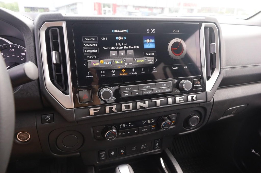 Nissan Frontier Vehicle Image 15