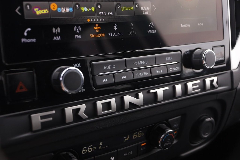 Nissan Frontier Vehicle Image 18